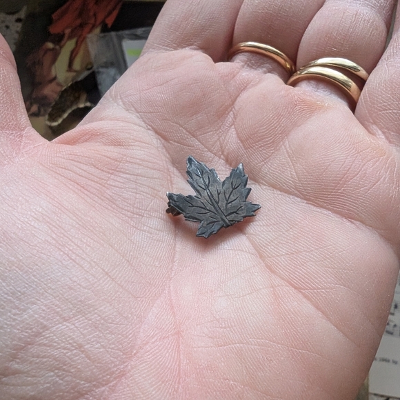 Vintage Small Leaf Brooch Stamped Sterling - Picture 4 of 8